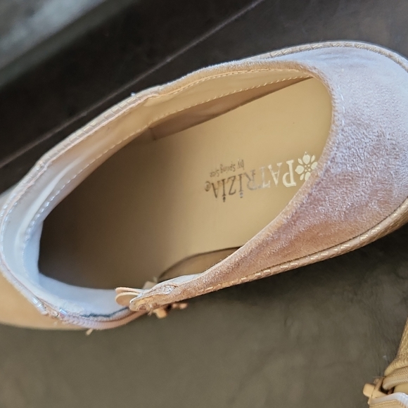 Tan suede booties/heels, sz 38 - Picture 8 of 8